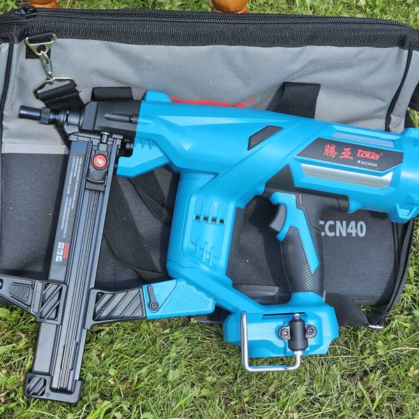 Аккумуляторный монтажный пистолет Toua DCCN40А